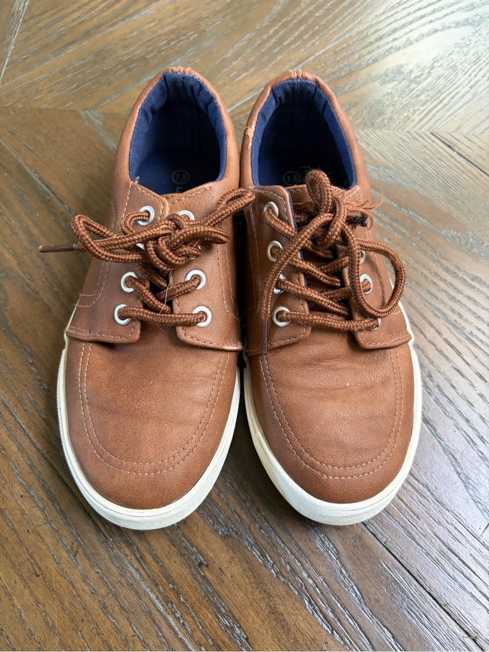 London Fog Boys’ Dress-Casual Sneakers – Size 13